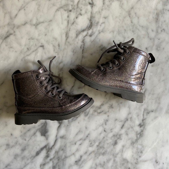 KIDS UGG ROBLEY BOOTS - Picture 3 of 10